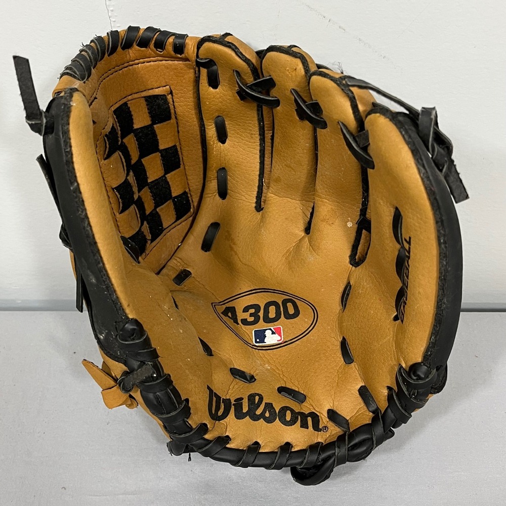 Wilson A300 Baseball Glove Tan Black Right Hand Throw MLB Youth 10 Inch BHZ